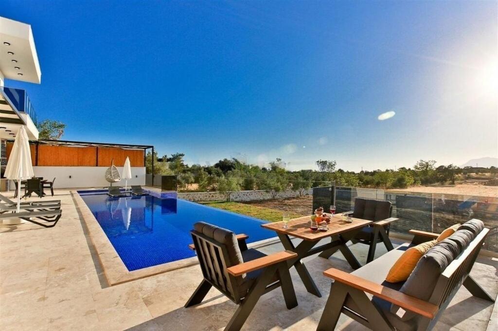 Villa Lycian-Kalkan 3 Bedroom-2 Jakuzzies-Sauna-Turkish Hamam-Huge Private Pool And Lovely Garden Kaş Kültér fotó