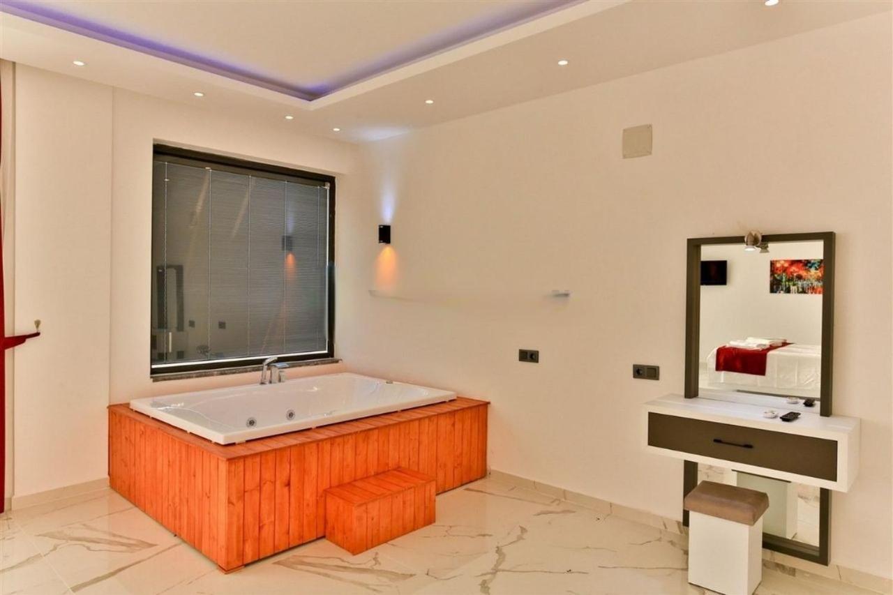 Villa Lycian-Kalkan 3 Bedroom-2 Jakuzzies-Sauna-Turkish Hamam-Huge Private Pool And Lovely Garden Kaş Kültér fotó